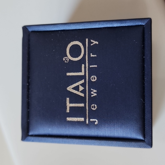 Gorgeous eternity band - Picture 4 of 5